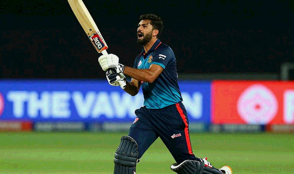 নিলামের দাম বনাম মাঠের দাম: টি-টোয়েন্টি বাজারে বাংলাদেশি ক্রিকেটারের আসল মূল্য কোথায় লেখা থাকে